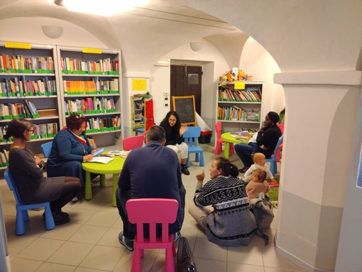 Grande successo per i laboratori alla biblioteca di Roccaforte Mondovì per San Maurizio