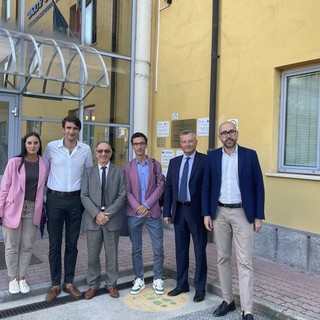 A Mondovì è suonata la campanella, si torna a scuola. La Giunta nei vari plessi per augurare un buon anno agli studenti [VIDEO]