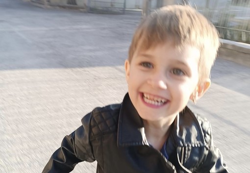 &quot;Mira ora è libera”: Dronero piange la piccola Mirabel, di soli 5 anni