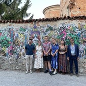 &quot;News from home&quot;: svelato il murales fotografico che celebra Mondovì