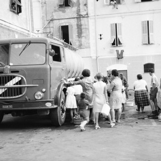 25 GENNAIO 1971. La popolazione di Ormea blocca la Statale 28: &quot;No all'acqua del Tanaro agli imperiesi&quot;