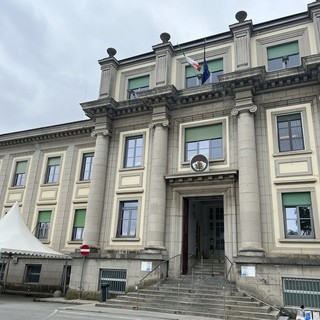 L'entrata dell'ospedale Carle di Cuneo