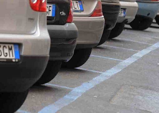 Dal 1° gennaio nuove tariffe nei parcheggi blu di Cuneo. Pellegrino: “Così incentiviamo l’uso del trasporto pubblico locale”