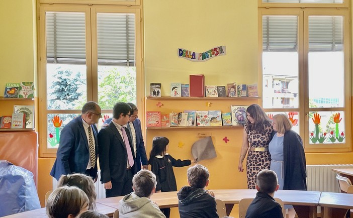 Alla scuola primaria di Villanova Mondovì l’aula di lettura ricorderà per sempre l'alunno Andrea Crapanzano