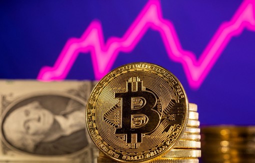 BTC a $70.000 mentre la prevendita di PEPU raggiunge $23 milioni