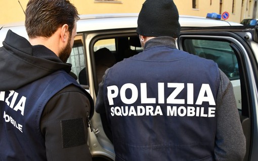 Furti in abitazione a Cuneo: due arresti e refurtiva recuperata in un Compro Oro