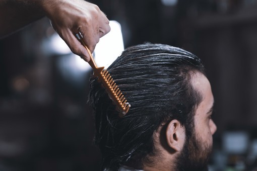 Cosa sono le patch per capelli: utilizzi e vantaggi principali