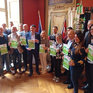 Foto di gruppo al termine della conferenza stampa