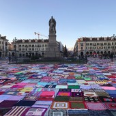 Viva Vittoria: tre anni fa un bellissimo mosaico di colori in piazza Galimberti [VIDEO]