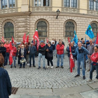 Presidio di Cgil e Uil davanti alla Prefettura di Cuneo contro il Disegno di legge Sicurezza