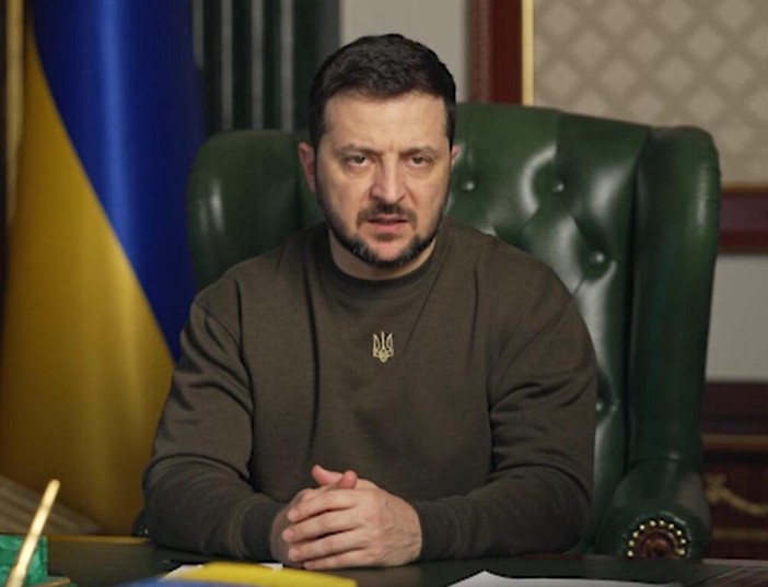 Ucraina, rimpasto di governo: Zelensky stringe la presa