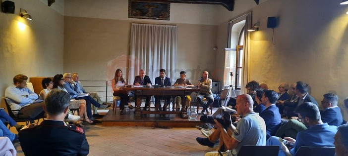 Saluzzo, prima seduta del nuovo Consiglio dopo il voto amministrativo nell’Antico Palazzo comunale