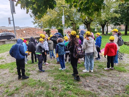 Studenti braidesi impegnati a ripulire la città