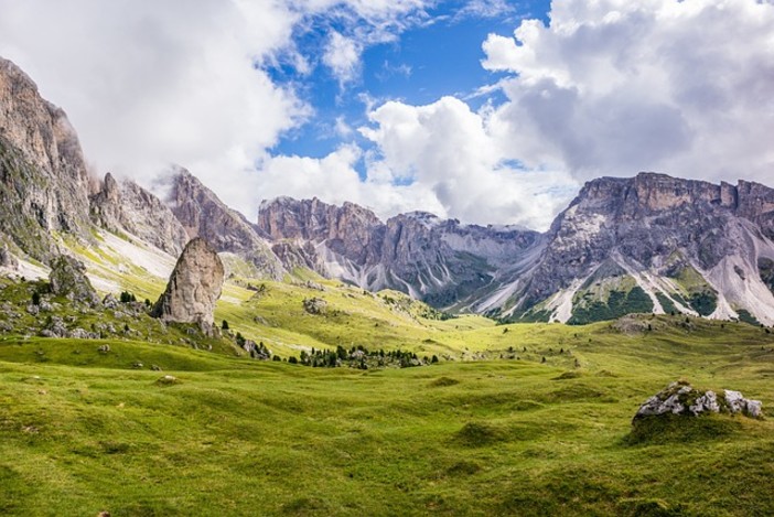 Trekking Culturale: Esplorare la Storia dell'Europa a Piedi