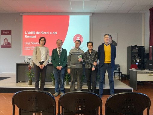 La professoressa Manuela Calvi, il dirigente scolastico Bruno Gabetti, il  professor Stefano Casarino,  la prof. Anna Maria Taragna e il prof. Luigi Silvano