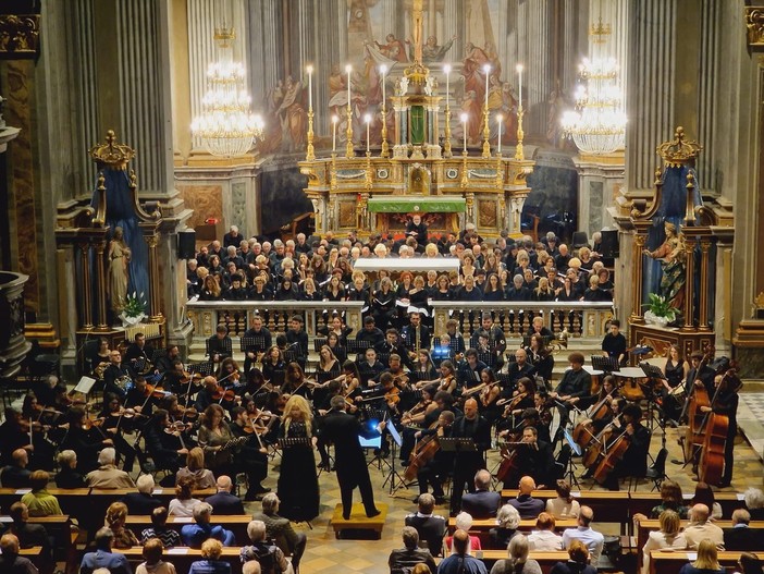 In scena 200 artisti tra orchestre e cori per i Carmina Burana di Carl Orff a Busca