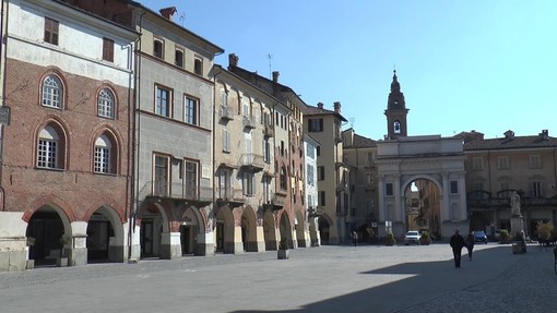 Piazza Santarosa a Savigliano