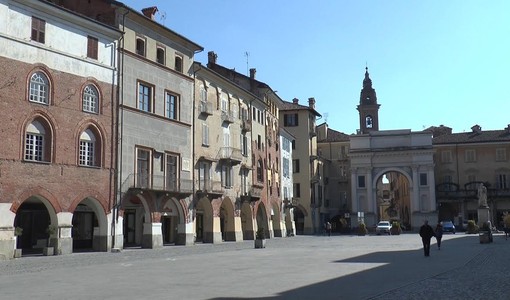 Piazza Santarosa a Savigliano