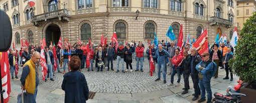 Presidio di Cgil e Uil davanti alla Prefettura di Cuneo contro il Disegno di legge Sicurezza