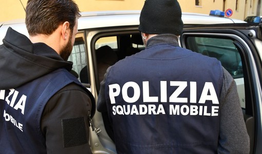 Furti in abitazione a Cuneo: due arresti e refurtiva recuperata in un Compro Oro