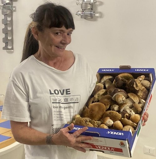 Patrizia Abbate Daga con il cibo di stagione: i funghi