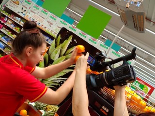 All'ipermercato Conad di Borgo San Dalmazzo le macchine self-serfice per  affettare l'ananas e fare la spremuta d'arancia (FOTO E VIDEO 