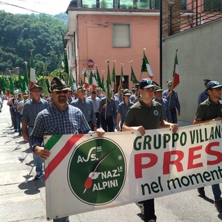 A Roccaforte Mondovì il raduno sezionale degli alpini monregalesi con la sfilata per le vie del paese [FOTO]