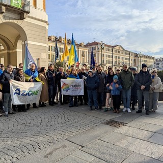 Radicali in piazza a Cuneo per l'Ucraina: &quot;Chi si riempie la bocca della parola antifascimo grande assente&quot;