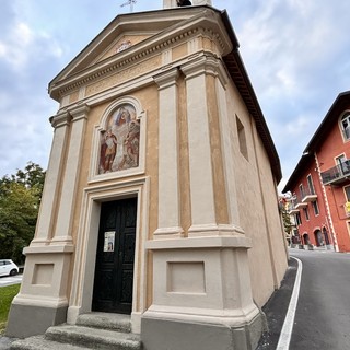 L'esterno della cappella di San Rocco dopo il restauro