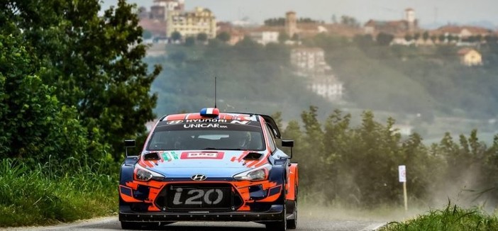 Il rally di Alba in un'immagine di repertorio