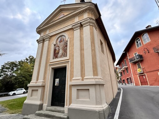 L'esterno della cappella di San Rocco dopo il restauro