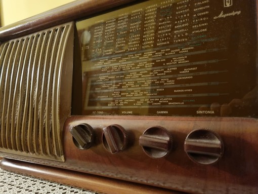 Oggi, 13 febbraio, è la Giornata mondiale della radio, inseparabile compagna di vita