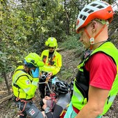 Biker si frattura una spalla, intervento del Soccorso Alpino in località la Magnesia a Bernezzo