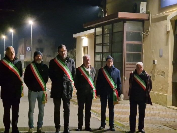 In stazione a Saliceto i sindaci di tutta la zona, vicini agli studenti e ai pendolari della Torino-Savona