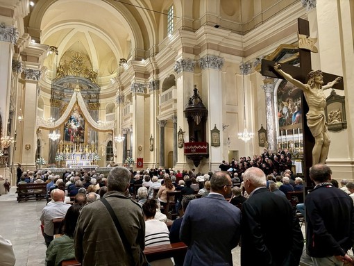 Mondovì, nella chiesa di San Filippo il concerto di Santa Cecilia con  Cantus Firmus e la Santa messa per la Madonna della medaglia miracolosa