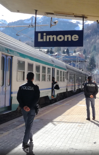 Controlli della Polizia di Frontiera anche alla stazione di Limone