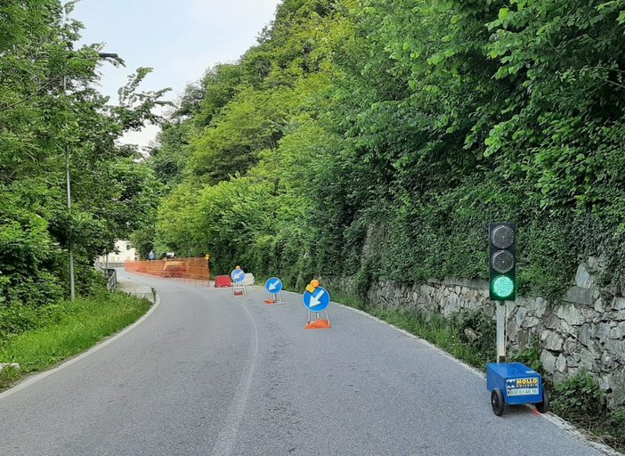 Un tratto di strada a senso unico nel territorio di Chiusa di Pesio