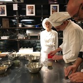 Al Baladin di Cuneo ripartita la stagione degli show cooking: decine di persone per la ricetta degli gnocchi alla castagna [FOTO]