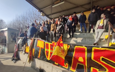 Tifosi giallorossi al Bravi