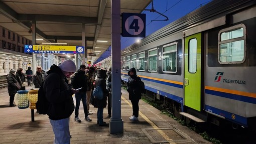 Treni soppressi e disagi per i pendolari: &quot;La provincia batta un colpo dopo l'ennesimo ritardo&quot;