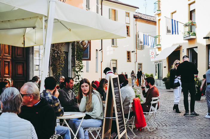 Immagine di repertorio turisti in provincia di Cuneo