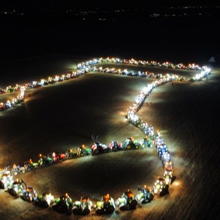 A Trinità la calza della Befana è di oltre 160 trattori [FOTO]