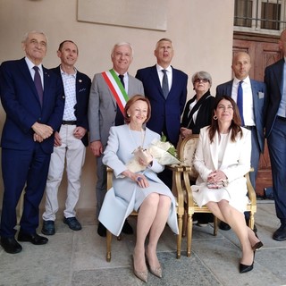 Era il 2019 quando Maria Franca Ferrero è stata ospite a Cherasco per l'inaugurazione della targa dedicata al compianto marito Michele Ferrero