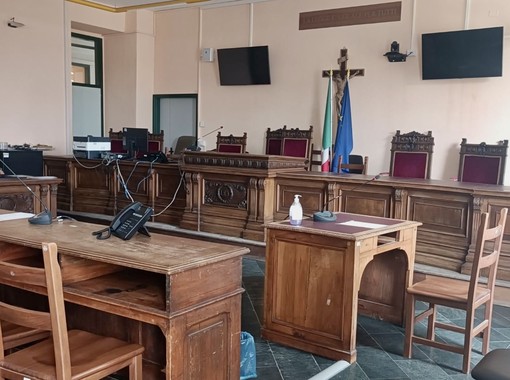 L'aula del tribunale di Cuneo