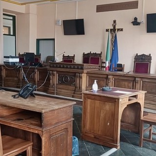 L'aula del tribunale di Cuneo