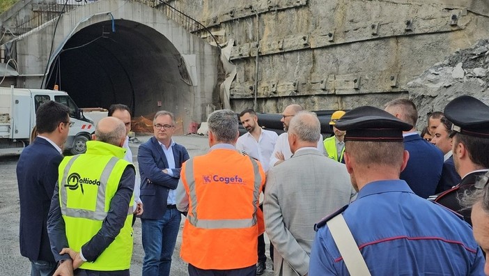 Una riflessione sul Tenda e una domanda lecita: &quot;Perché non utilizzare i ristori per potenziare la ferrovia?&quot;