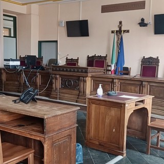 L'aula del tribunale di Cuneo