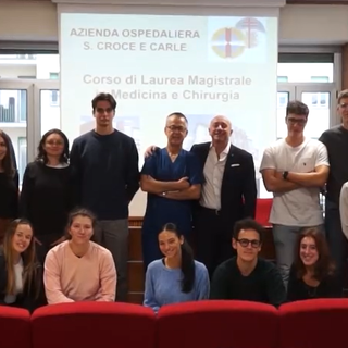 Imparare sul campo la professione: studenti di Medicina in tirocinio all'ospedale di Cuneo [VIDEO]