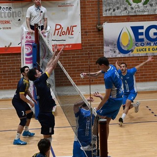 Volley maschile Serie C: il VBC Mondovì chiude la regular season con il botto, 3-2 contro la capolista Linguì Torino