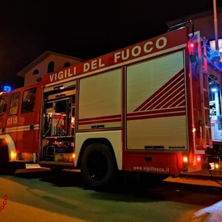 Boves, incidente nella notte: con l’auto urta la cabina elettrica di via Rivoira